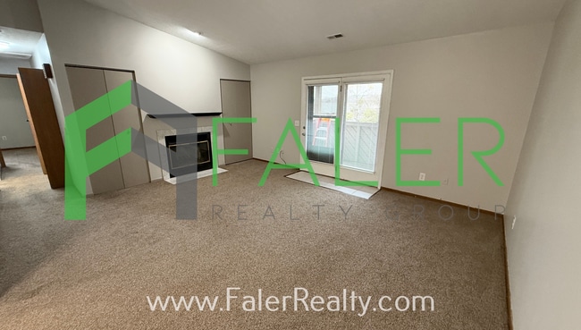 Building Photo - 2nd Floor Condo with Private Entrance