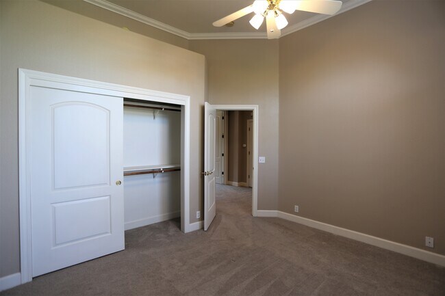 Building Photo - 320 Hartley Dr