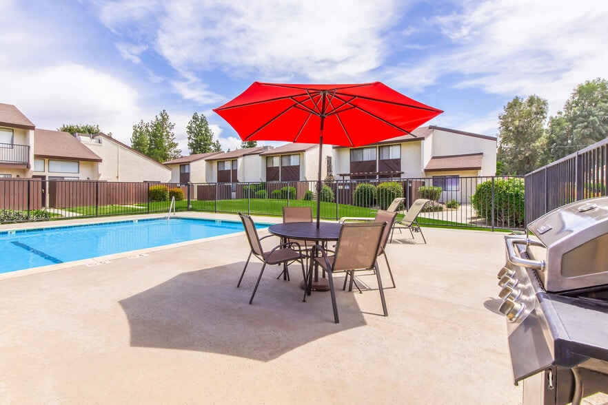 Primary Photo - Cedarwood Apartments