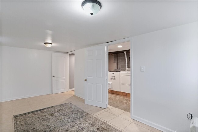 Building Photo - 13715 Dixie Dr