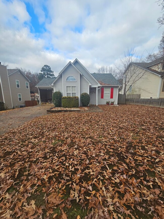 Building Photo - Home in Benton