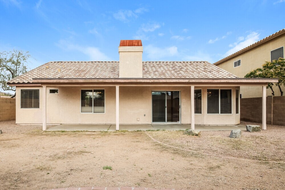 Building Photo - 2203 E Edna Ave