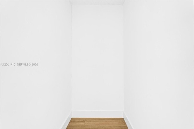 Building Photo - 1611 NE 50th Ct