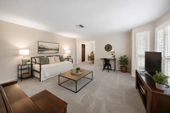 Building Photo - 4912 Goose Creek Dr