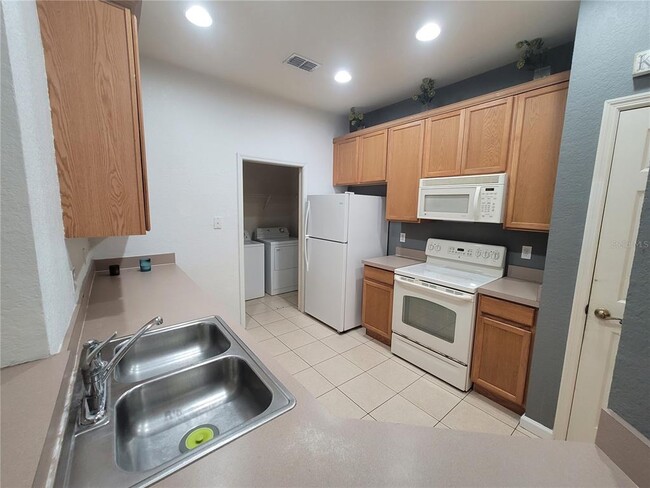 Building Photo - 3321 Whitestone Cir