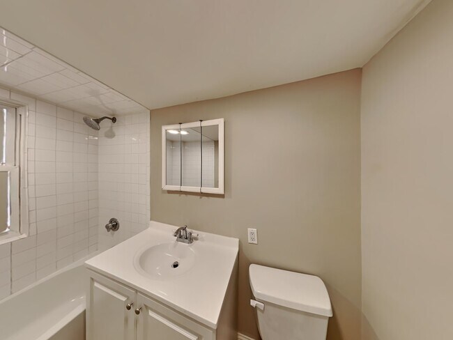Building Photo - 2329 N 77th Ct