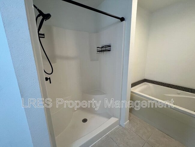 Building Photo - 1130 Quintuplet Dr