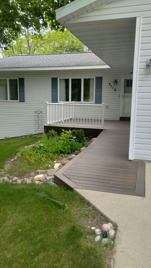 Primary Photo - ~Coming Soon!~ West Side Gem – Spacious 4 ...