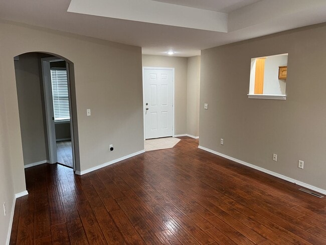 Building Photo - AVAILABLE NOW! Nixa 3 Bedroom, 2 Bathroom