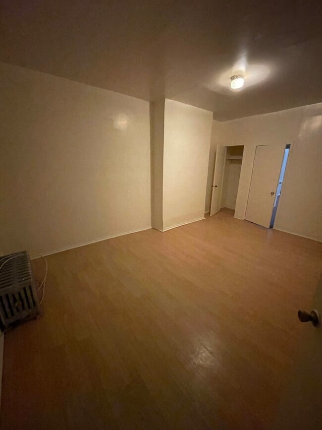 Building Photo - 637 Greene Ave