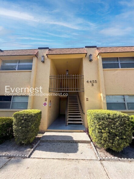 Building Photo - 4455 38th Terrace N