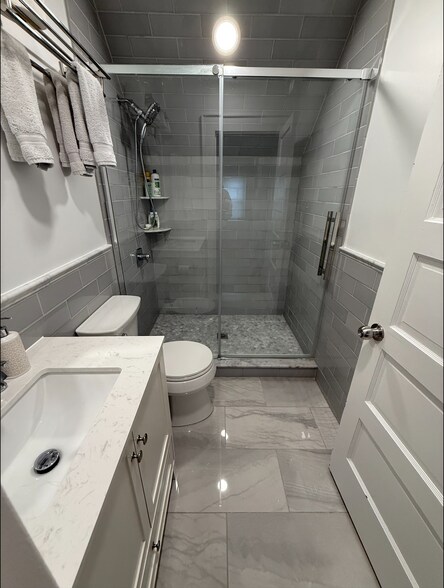 Bathroom #2 - 100 Lincoln St
