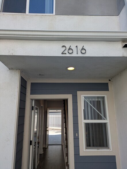 Building Photo - 2614 Chariton St