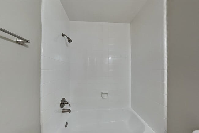 Building Photo - 26912 Castlecliff Ln