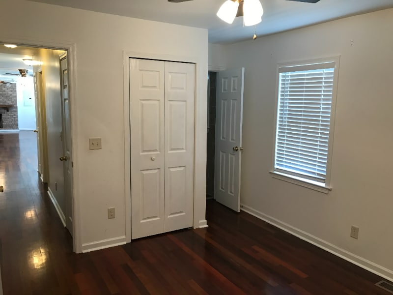 Building Photo - 6 E Wantoot Blvd