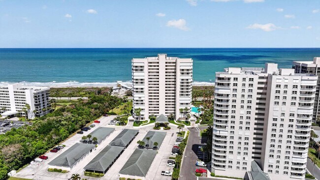 Building Photo - 5051 N Hwy A1A