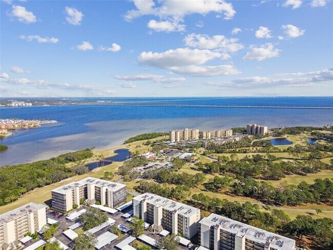 Building Photo - 2700 Cove Cay Dr