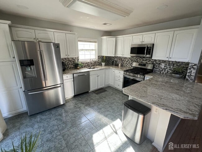Building Photo - 301 Park Knoll
