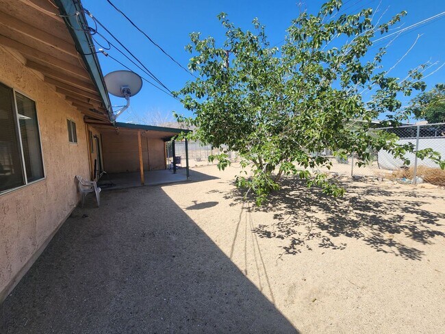 Building Photo - 6444 Palo Verde Ave