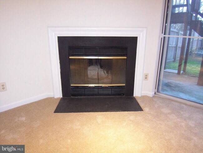 Building Photo - 1336 Foxglove Square