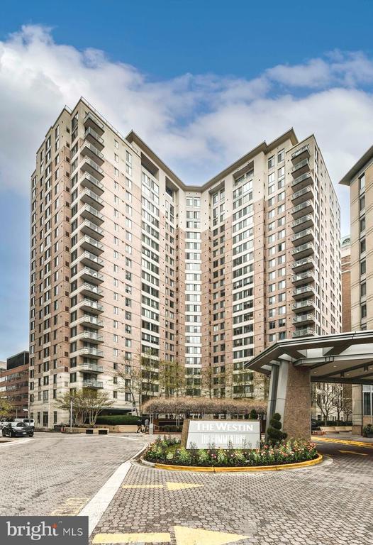 Building Photo - 851 N Glebe Rd