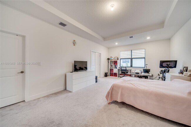 Building Photo - 4416 SW 174th Ave