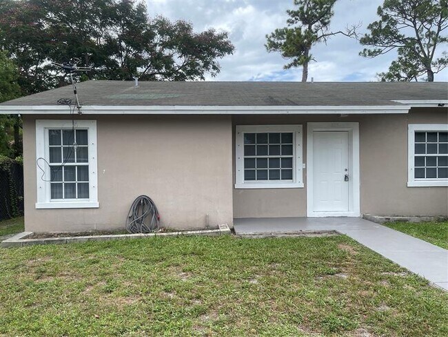 Primary Photo - 2225 Laura Ln