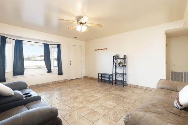 Building Photo - Scenic Gemini Meadows Townhome with Open Views & Modern Comfort
