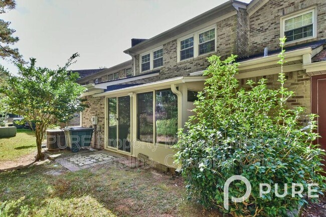 Building Photo - 341 Rutledge Pl