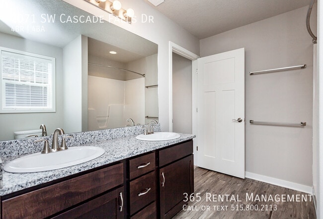 Building Photo - 2071 SW Cascade Falls Dr