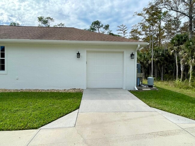 Building Photo - 6171 Lancewood Way