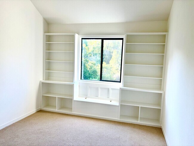 Building Photo - 258 Sandpiper Ct