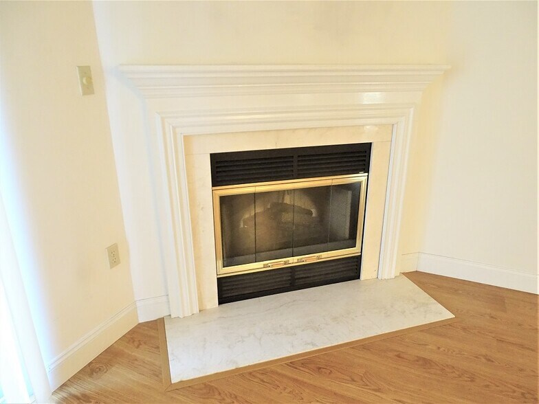 Building Photo - 153 Melrose Ln