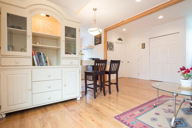 Building Photo - 900 21st Ave