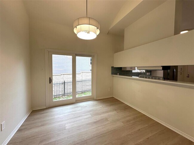 Building Photo - 2105 Cervin Blvd