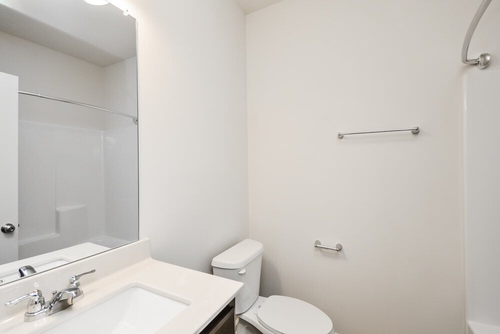 Building Photo - 637 Moorings Ave