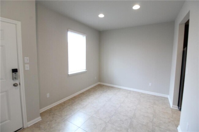 Building Photo - 2028 Arendale Dr