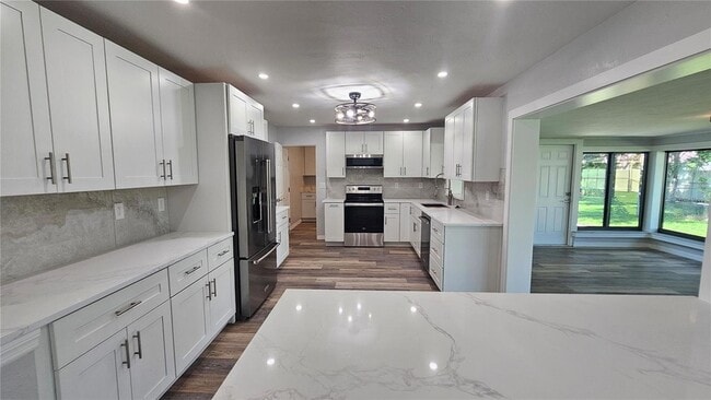 Building Photo - 3317 Pine Valley Dr