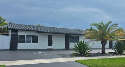 Building Photo - 10790 SW 66th Dr