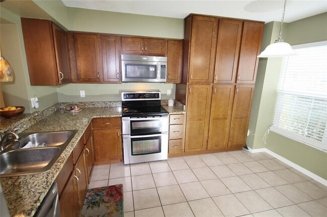 Building Photo - 4419 Brook Hollow Cir