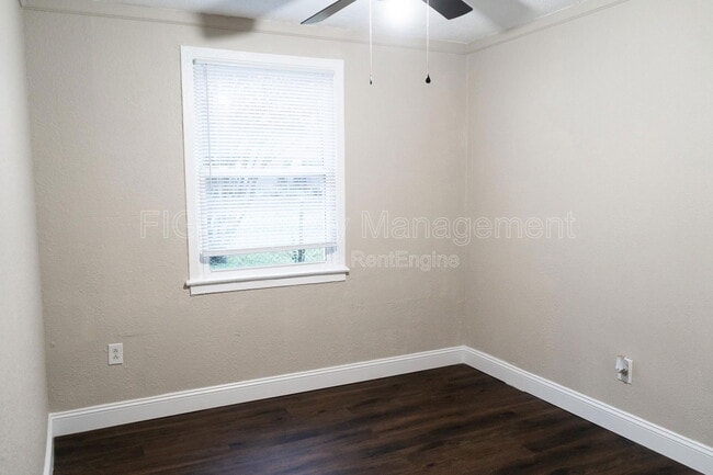 Building Photo - 1414 Chicago Ave