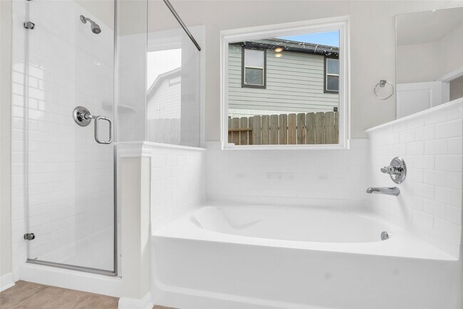 Building Photo - 15100 Crown Mnr Dr