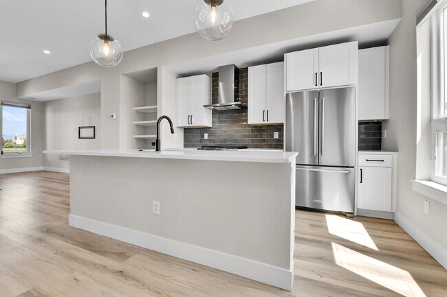 Building Photo - $2,895.00 - 2 Bed, 2.5 Bath Townhome in Prime Denver Location!