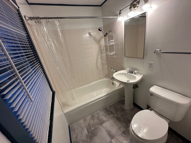 Building Photo - 4226 Wilson Ave