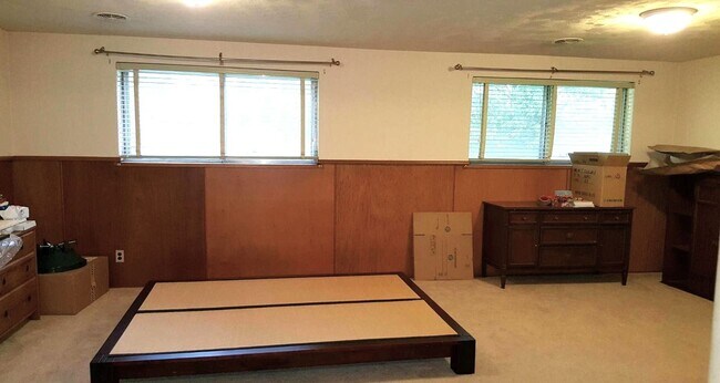 Building Photo - Spacious 4 Bedroom, 3 Bathroom Home in Close in Bethesda!!
