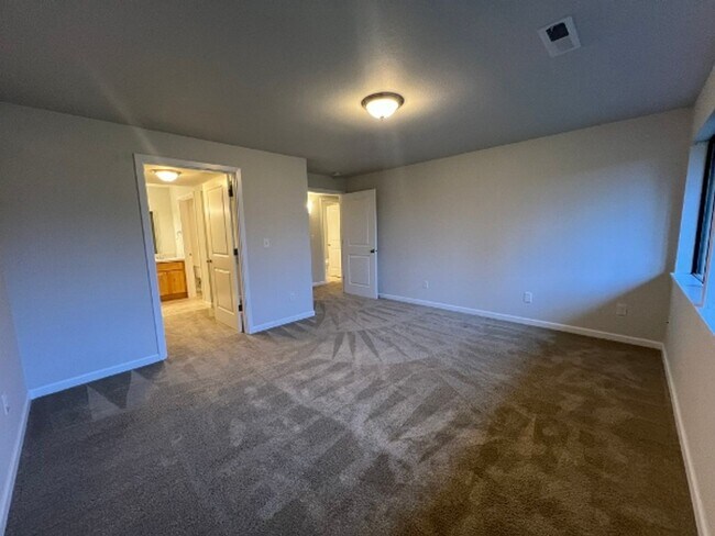 Building Photo - PENDING APPLICATION; Beach Front Access - ...
