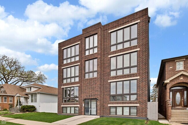 Building Photo - 2817 N 75th Ave