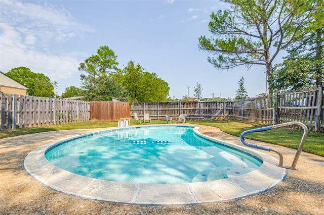 Building Photo - 412 Hollyhill Ln