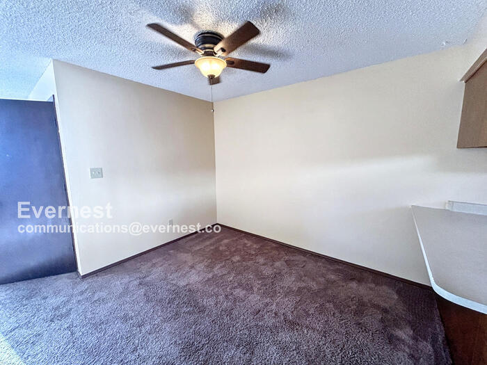 Building Photo - 2617 E Uintah St