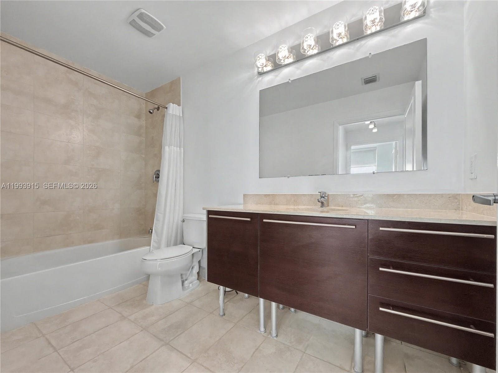 Building Photo - 1900 N Bayshore Dr